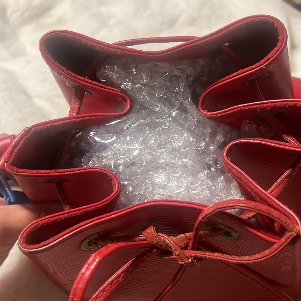 “LOUIS VUITTON” EPI LEATHER BUCKET BAG NOE - Picture 11 of 16